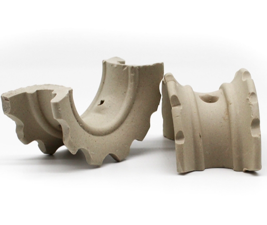 Detaillierte Erläuterung der Struktur und der Konstruktionsmerkmale von keramischen Sattelringdichtungen.