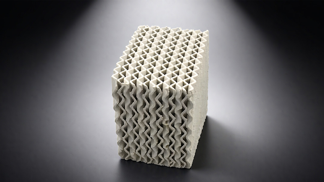 Ceramic structured packing corrugated sheets stacked for high-temperature distillation column